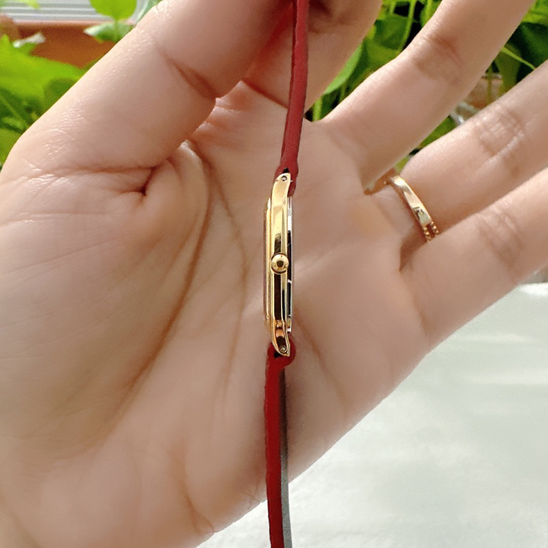 Đồng hồ nữ si nhật dáng tank hiệu Seiko, dây đà điểu khoá zin