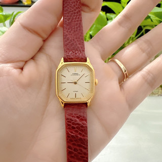 Đồng hồ nữ si nhật dáng tank hiệu Citizen