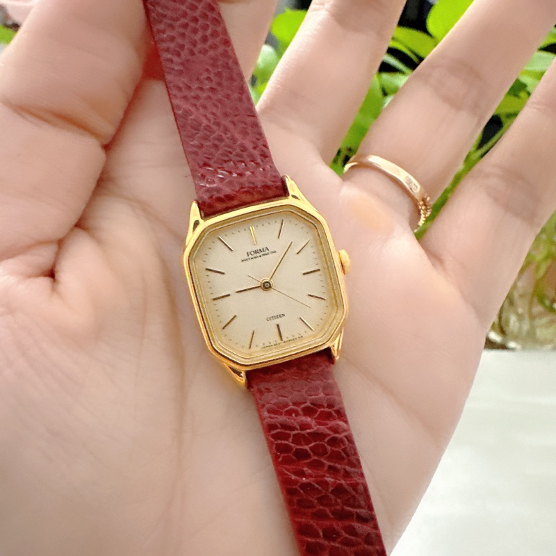 Đồng hồ nữ si nhật dáng tank hiệu Citizen