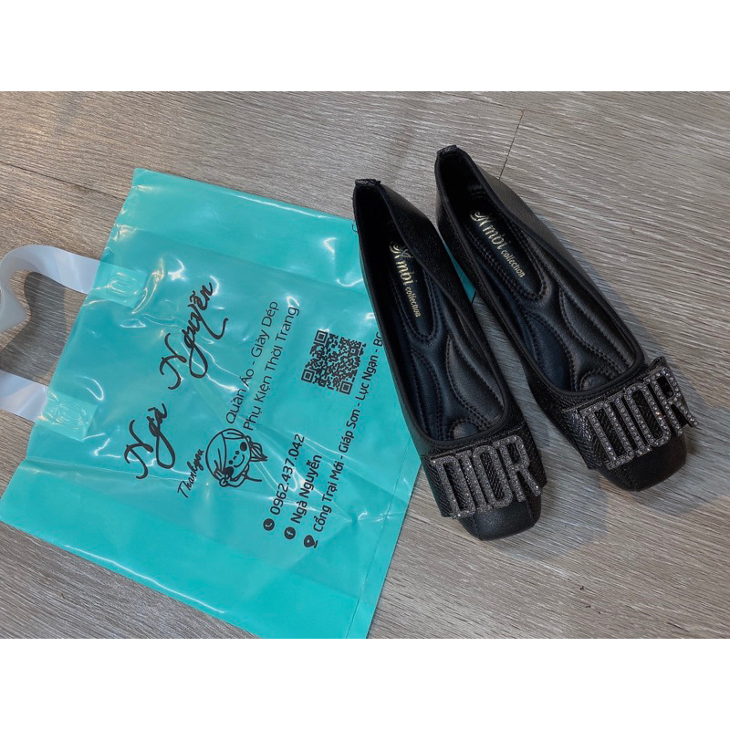 Giày bệt nữ da rắn đính đá