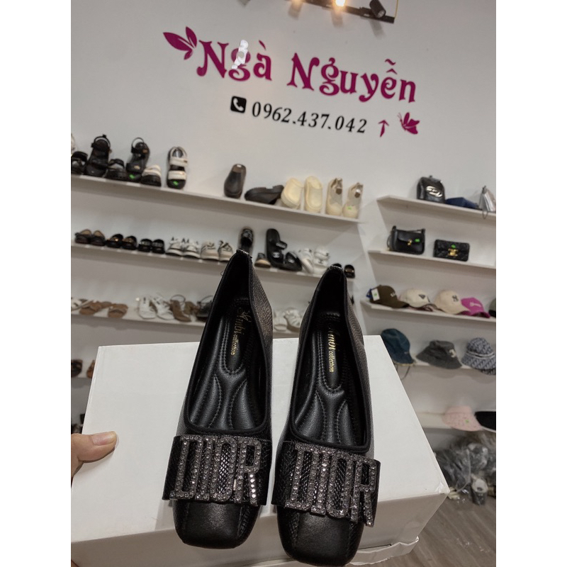 Giày bệt nữ da rắn đính đá