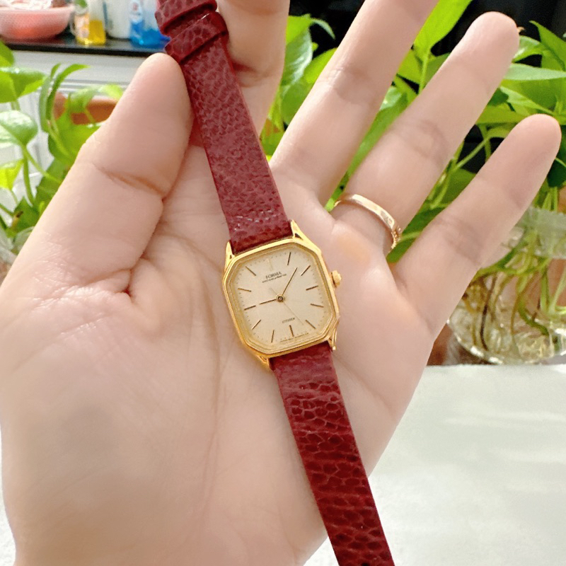 Đồng hồ nữ si nhật dáng tank hiệu Citizen