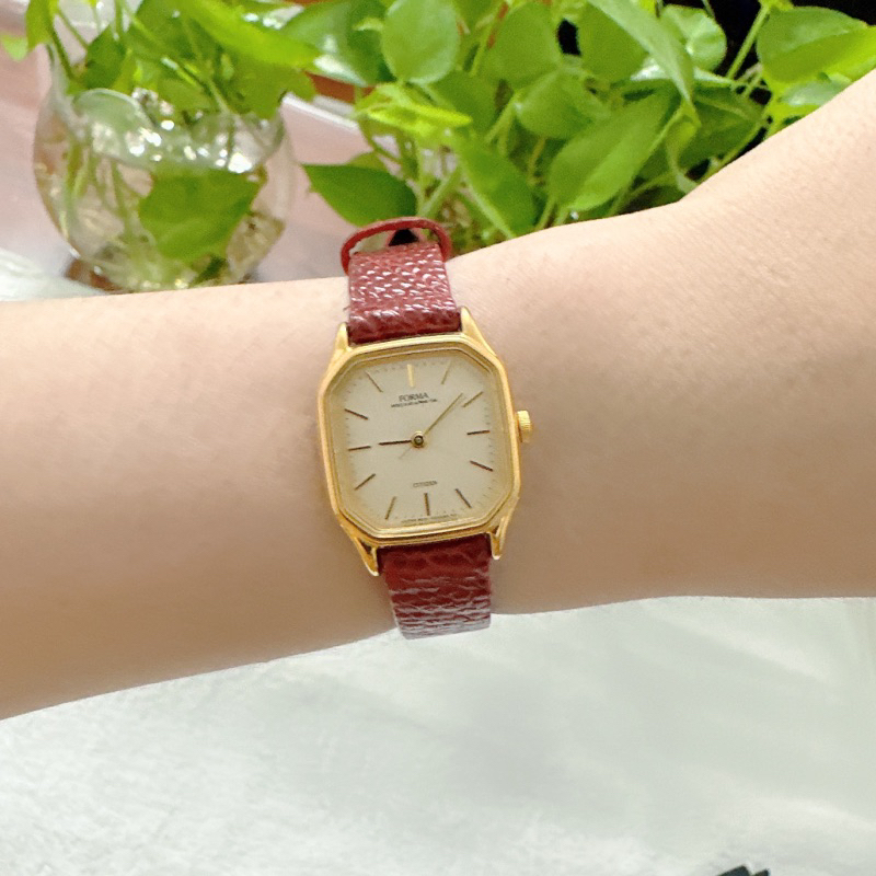 Đồng hồ nữ si nhật dáng tank hiệu Citizen