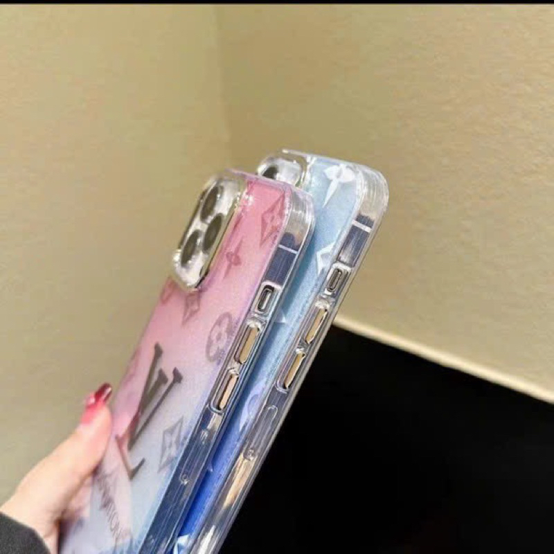 Ốp Silicon Vàng cam kim loại nhũ LV iphone 15 pro max