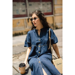 Váy Denim Cổ Xẻ V Dáng Dài Phom Suông Basic