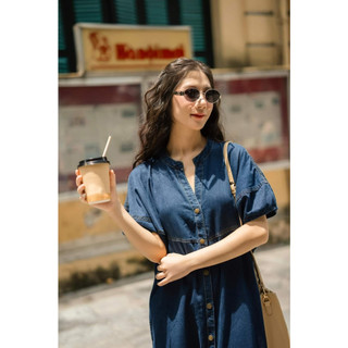 Váy Denim Cổ Xẻ V Dáng Dài Phom Suông Basic