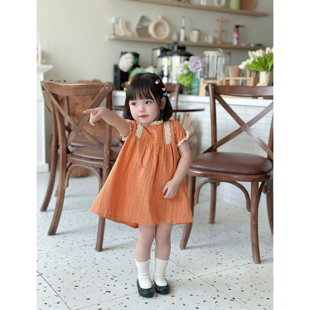 Đầm thô thêu siêu xinh cho bé, váy thiết kế nhà Carrot Baby Clothes