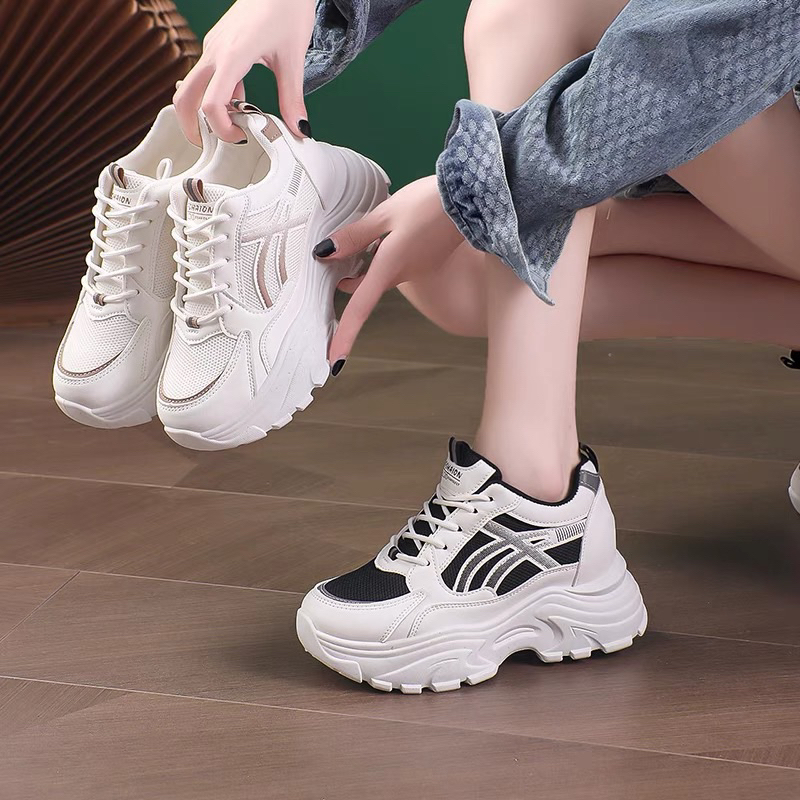 Giày thể thao nâng đế 7 phân năng động hack dáng