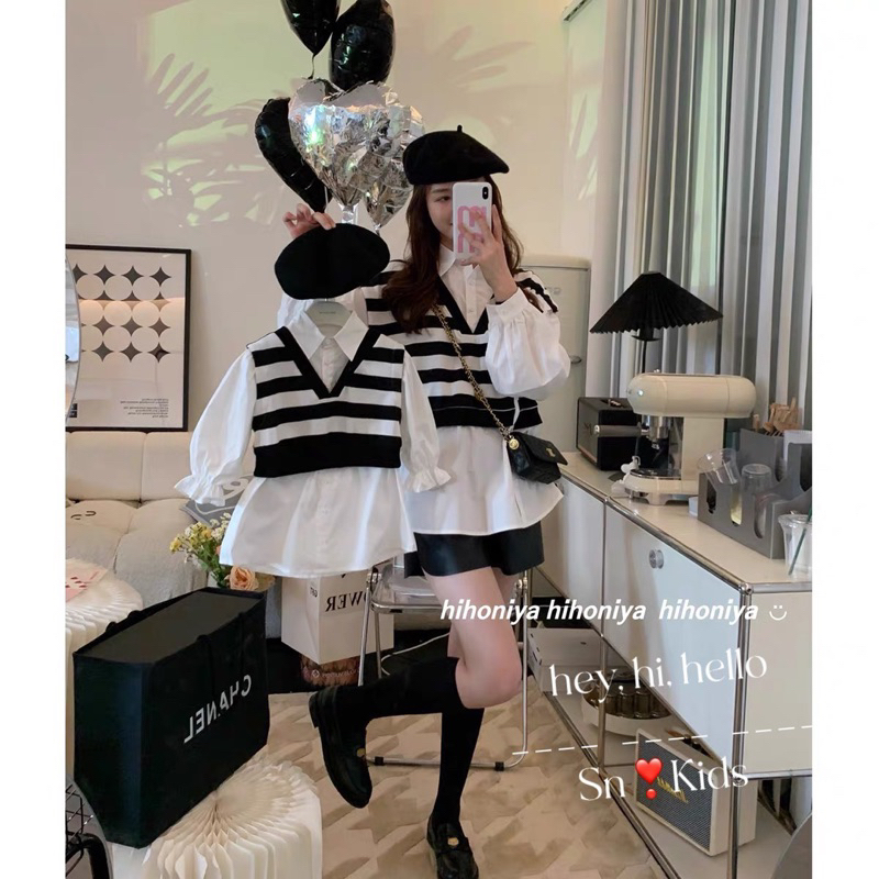 Váy trắng sơ mi phối kẻ bé gái