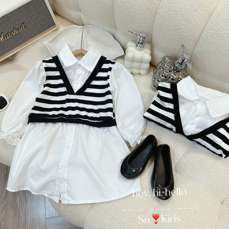 Váy trắng sơ mi phối kẻ bé gái