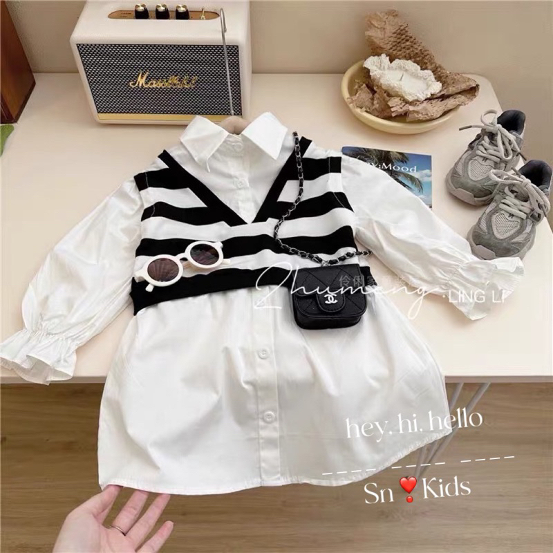 Váy trắng sơ mi phối kẻ bé gái