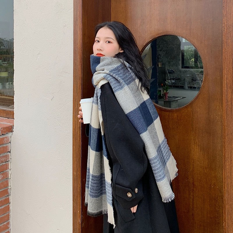 KHĂN CHOÀNG UNISEX MÀU XANH DƯƠNG CARO TO NHỎ MÙA ĐÔNG