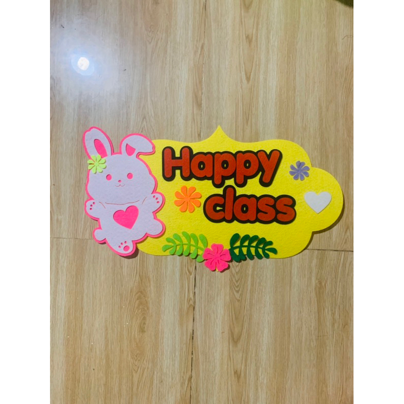 Happy clas bô đập tay cảm xúc treo cửa lớp.