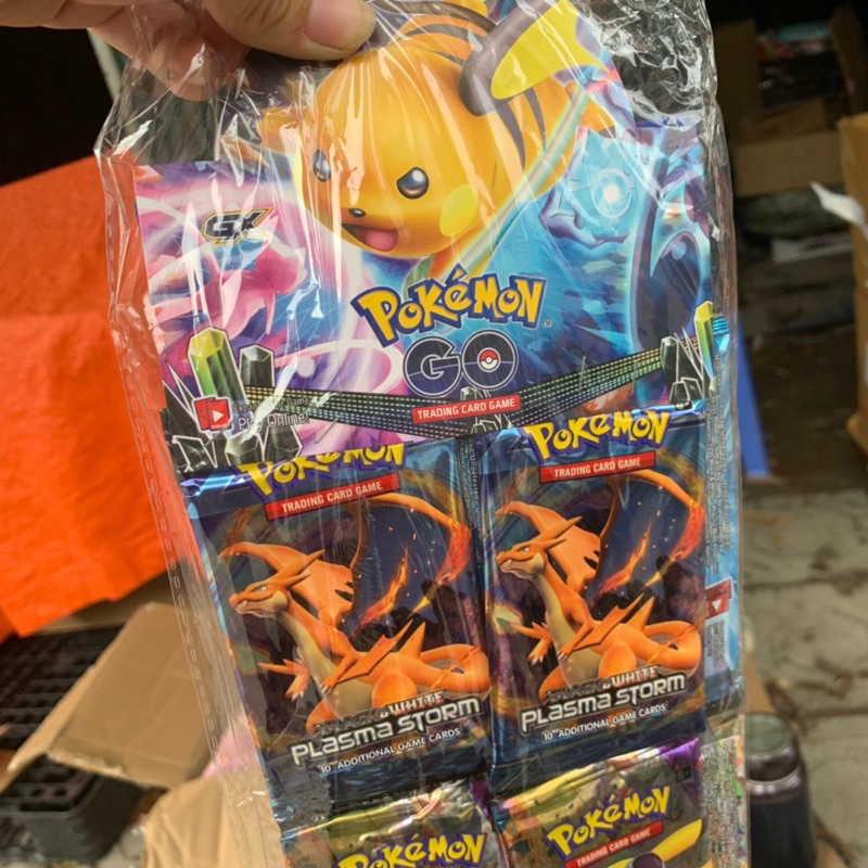 Túi thẻ bài pokemon phiên bản XYGO gồm 36 gói thẻ có vip