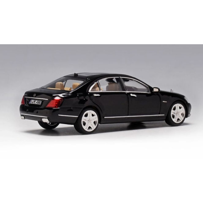 Mô hình ô tô Mercedes Benz S-CLASS S600L  1/64 MotorHelix