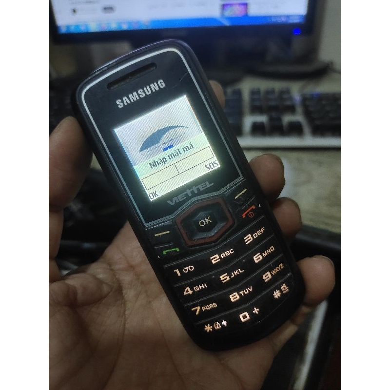 - Xác điện thoại samsung E1081T