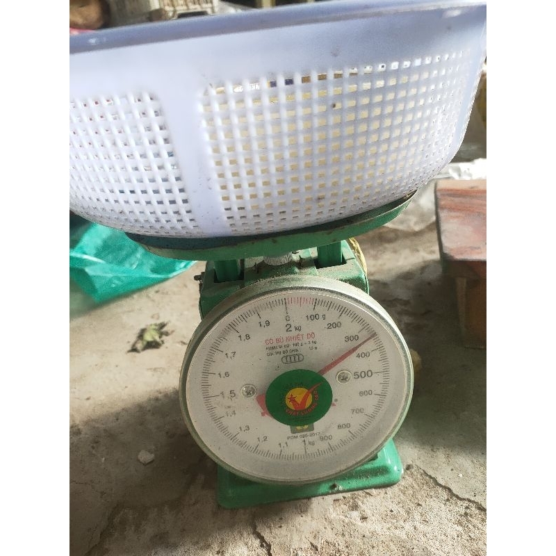 Băng keo trong cây 2kg 6 cuộn lõi mỏng