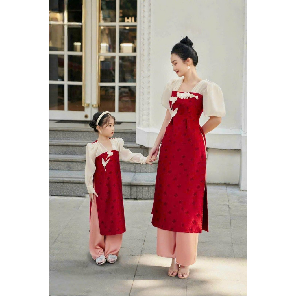 Áo dài thiết kế cổ vuông điểm hoa phối von tơ cao cấp