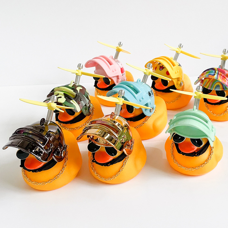 Vịt Giang Hồ Đội Mũ Bảo Hiểm Gắn Xe , Trang Trí Xe , Đồ Chơi Xe Dễ Thương Kèm Đủ Phụ Kiện