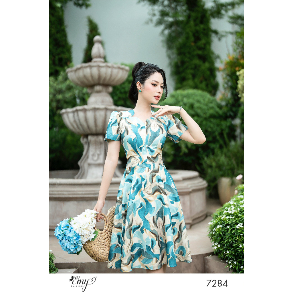 Đầm EMY EM7284 Xoè Cổ Cách Điệu