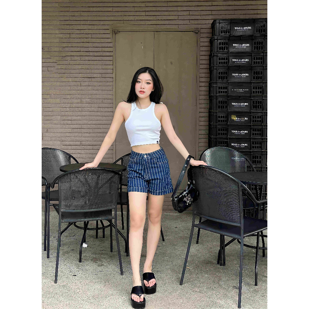 Quần short jeans nữ lưng cao màu xanh sọc co giãn vừa phải HEYBEE HJ1447