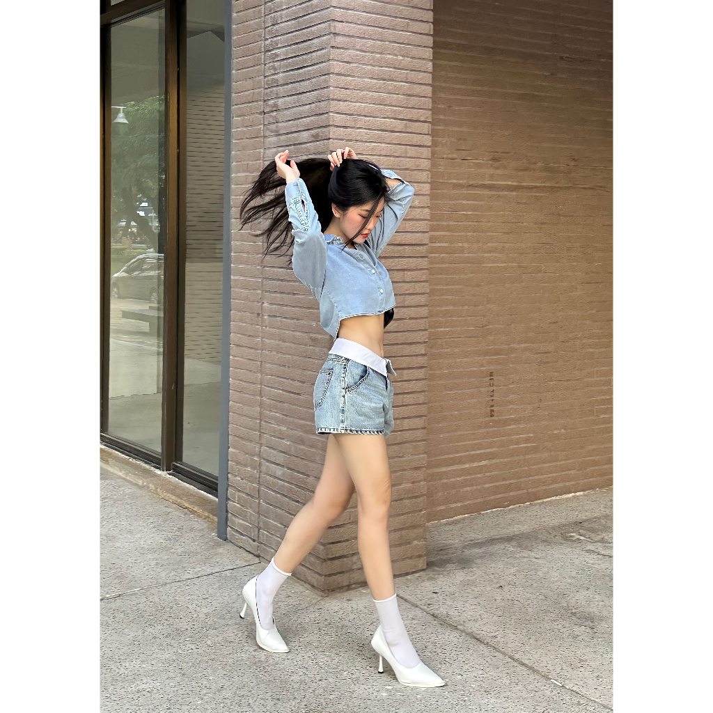 Quần jeans shorts trơn nữ 2 màu phối lưng bản gấp trắng HEYBEE HJ1605