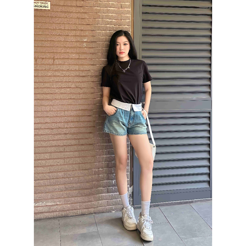 Quần jeans shorts trơn nữ 2 màu phối lưng bản gấp trắng HEYBEE HJ1605