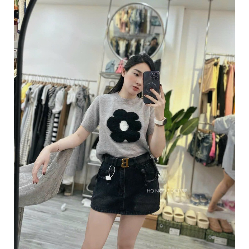 Áo Mongtoghi Len Cừu Ghi Thêu Hoa Đen Quảng Châu