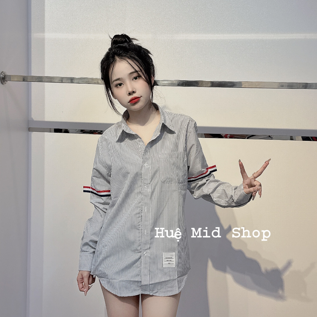 Áo sơ mi kẻ đen sọc hai tay thêu dải