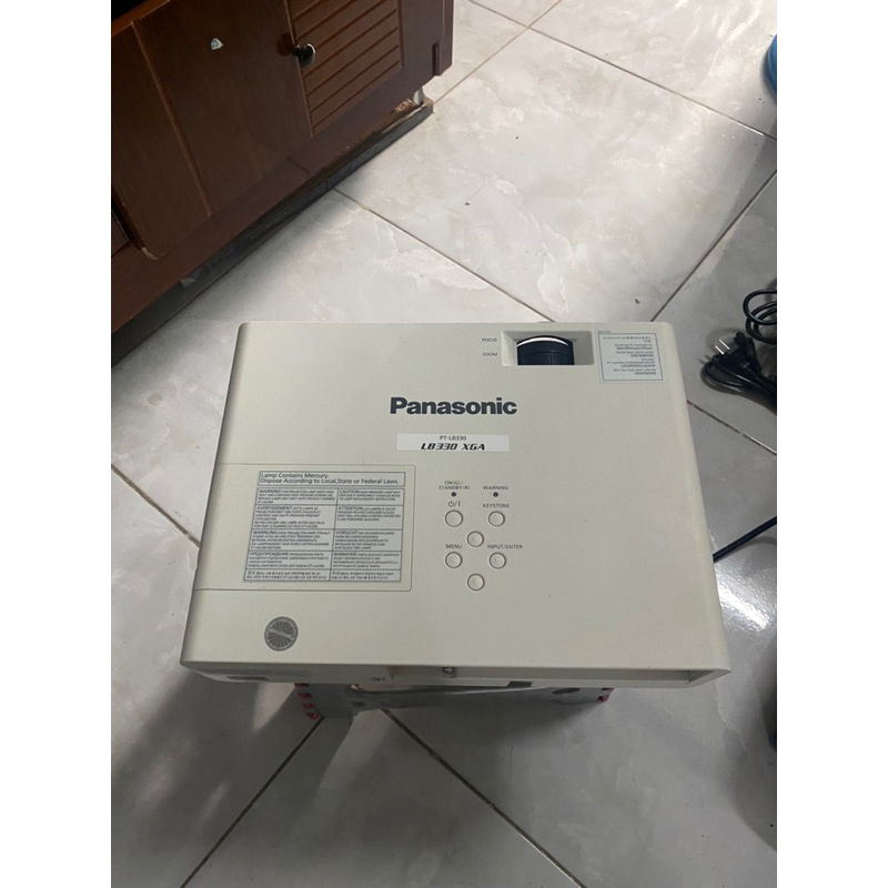 Máy chiếu chính hãng Panasonic PT-LB330 phù hợp dạy học/văn phòng/ quán.