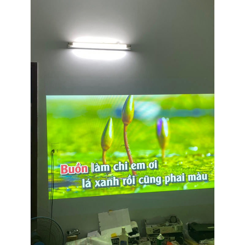 Máy chiếu chính hãng Panasonic PT-LB330 phù hợp dạy học/văn phòng/ quán.