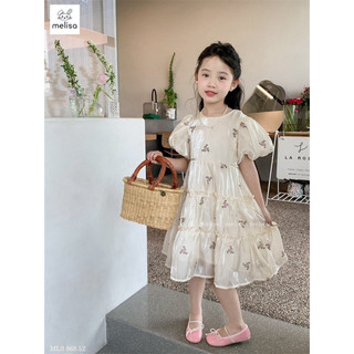 Đầm trắng hoa thêu
