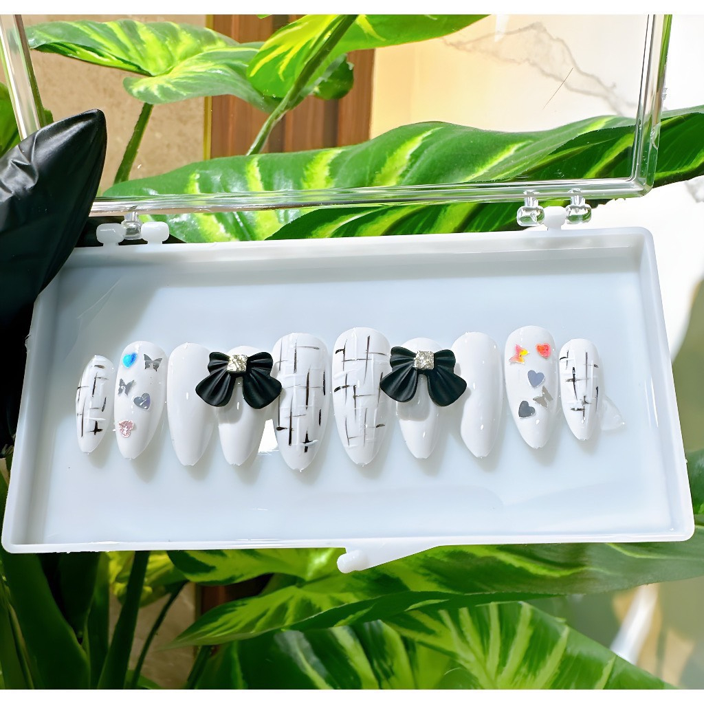 Móng tay giả thiết kế 24 nails đính đá Charm Nơ đá siêu đẹp tặng kèm lọ keo dán nước + miếng dán thạch silicon