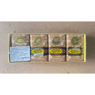 Xà phòng/ xà bông cục trầm bee & flower wood soap 125g