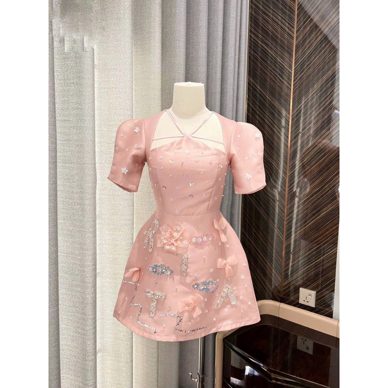 Đầm Có Tay Đính Tafta