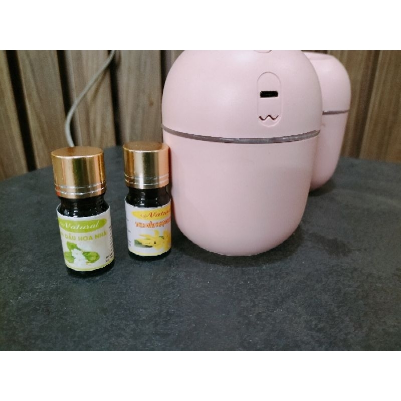 Mua 1 máy xông tặng 2 chai tinh dầu 5ml nguyên chất các mùi