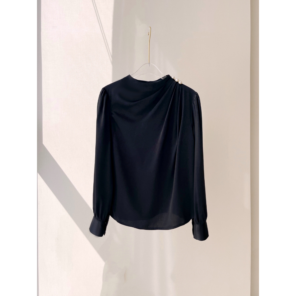Áo Sơ Mi Nữ Tay Bồng Cổ Tròn Đính Cúc Trang Trí Vai By LEMIA Design - LA2201