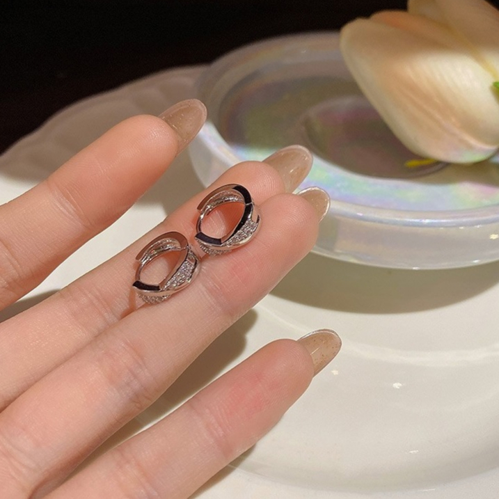 Khuyên tai chữ X ôm tai nhỏ trẻ trung phong cách Hàn Quốc KT461