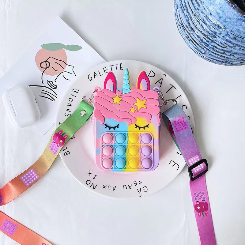 Túi POP It đeo chéo cho bé trai, bé gái chất liệu silicon bóp bong bóng giảm STRESS nhiều hình cute - TÚI POPIT NHỎ