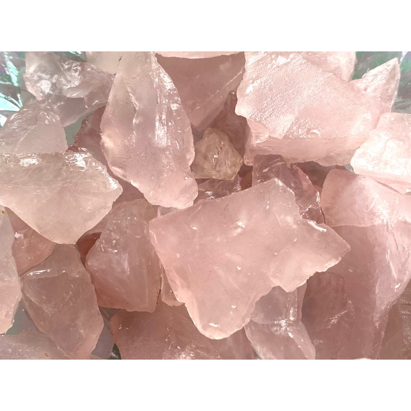 Rose Quartz viên đá cho tình yêu nhẹ nhàng và những mối quan hệ trở nên tốt đẹp