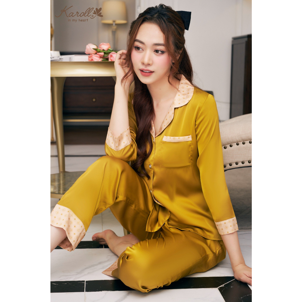 Bộ lụa luxury trơn Karoll quần dài tay lỡ cổ pyjama NH23.061