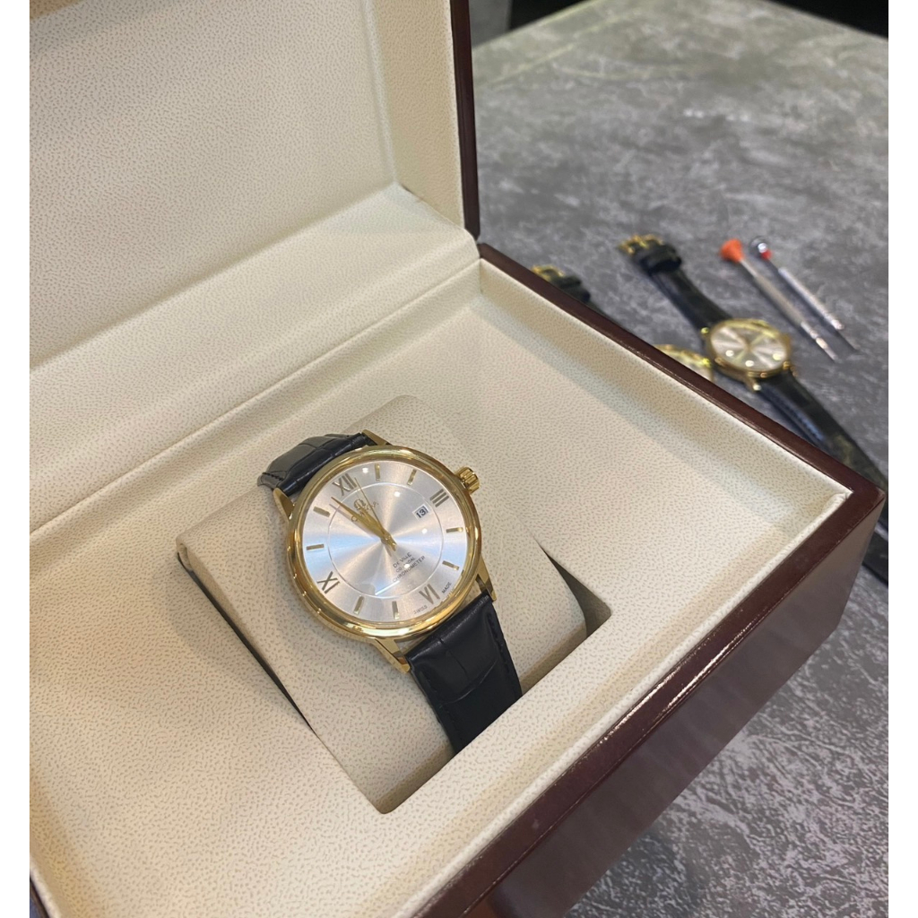 Đồng hồ nam DeVil mặt bạc viền vàng gold dây da