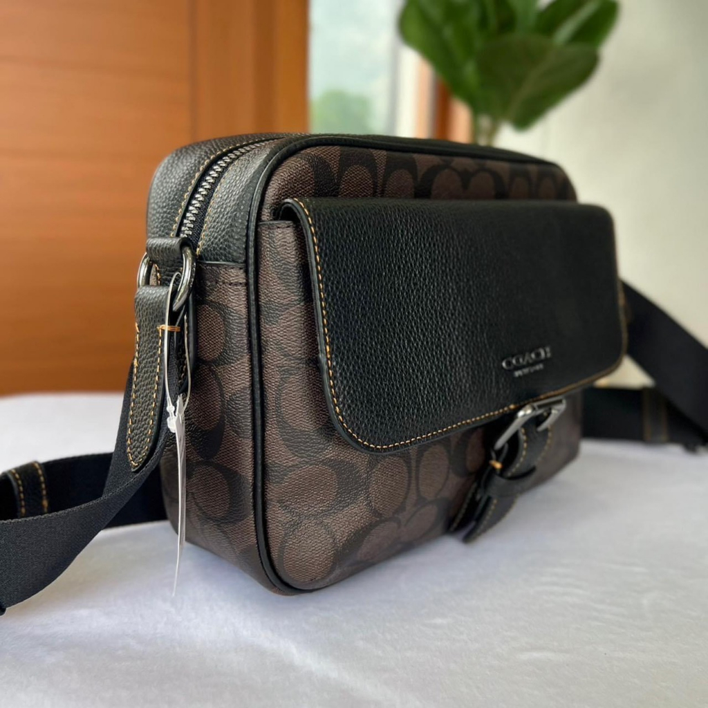 Túi xách chính hãng nam Coach  đeo chéo - Size 23* 18cm