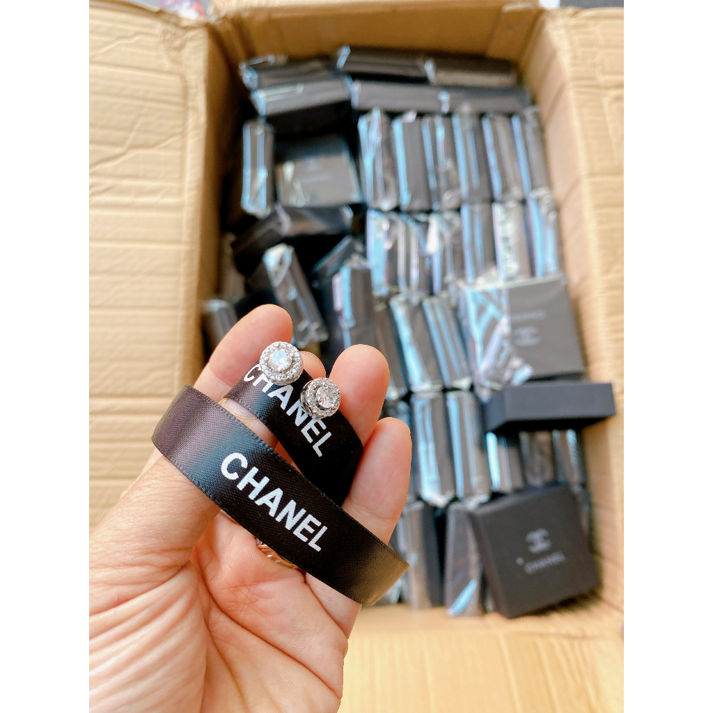 KHUYÊN TAI CHA.NE.L SANG CHẢNH