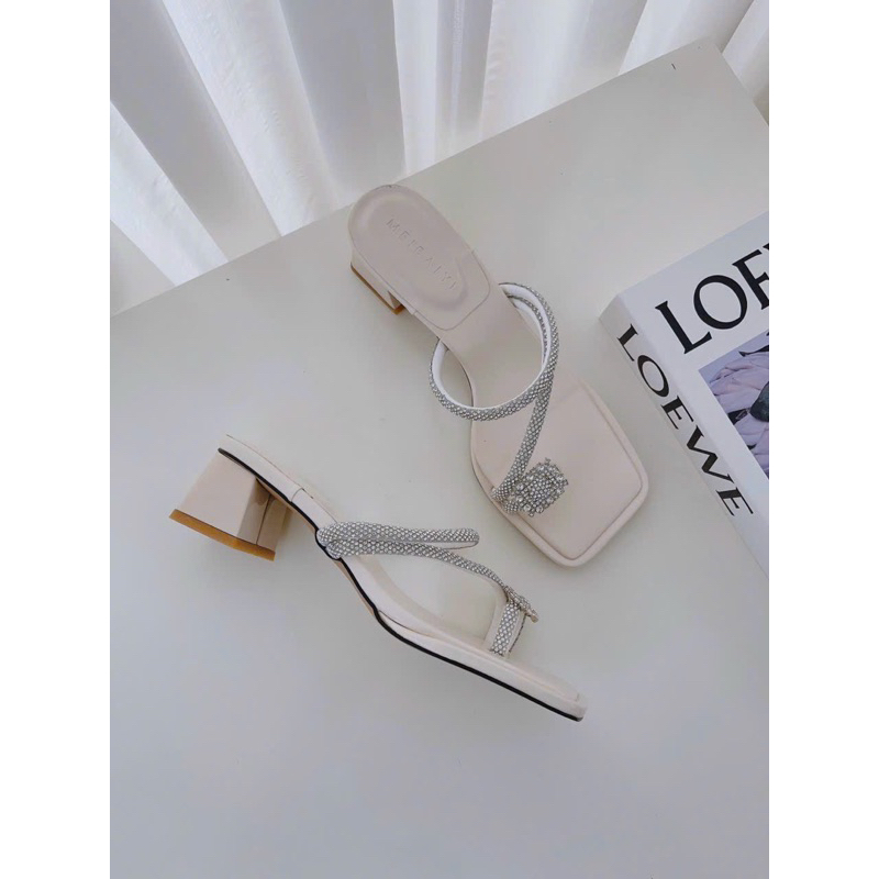 Dép xỏ ngón đính đá