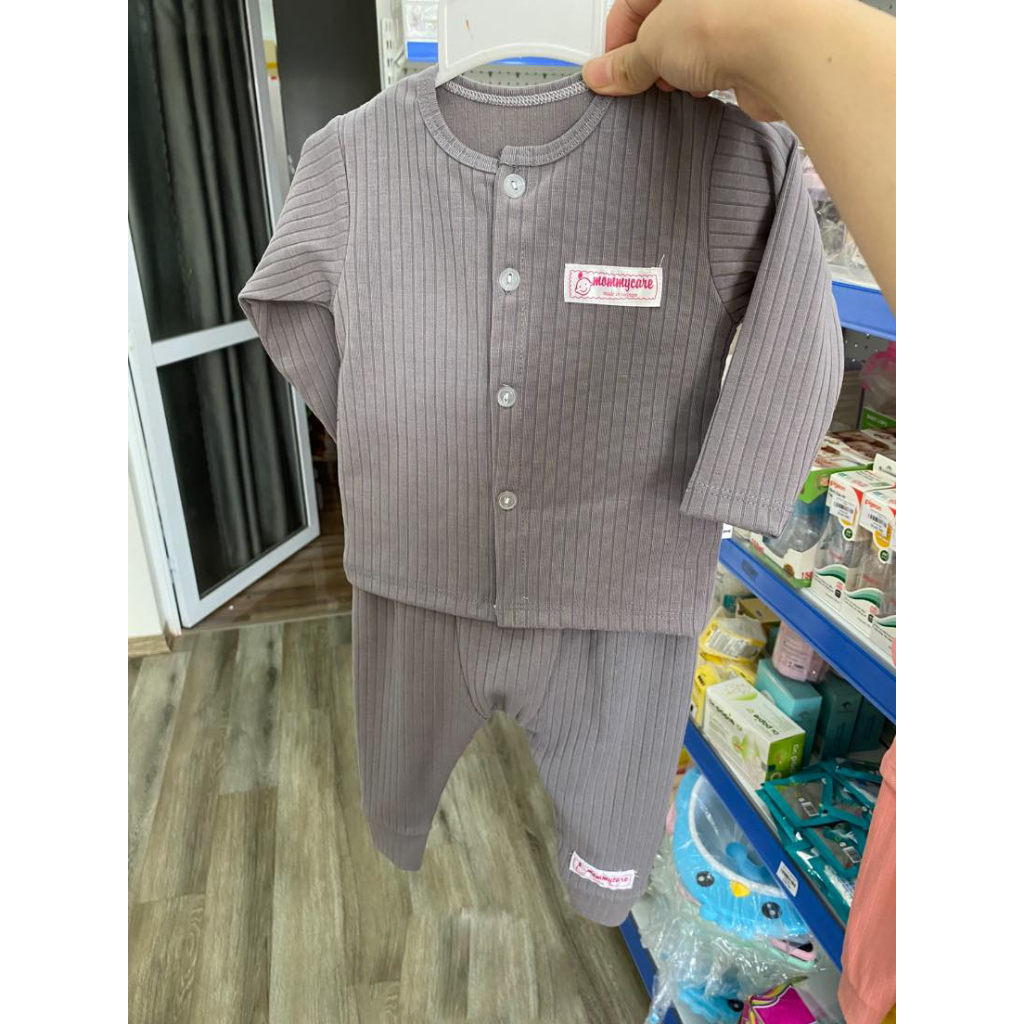 Bộ dài len tăm Mommycare cúc giữa màu loại đẹp, bộ mặc thu đông cho bé sơ sinh