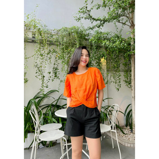 Áo croptop xoắn bụng