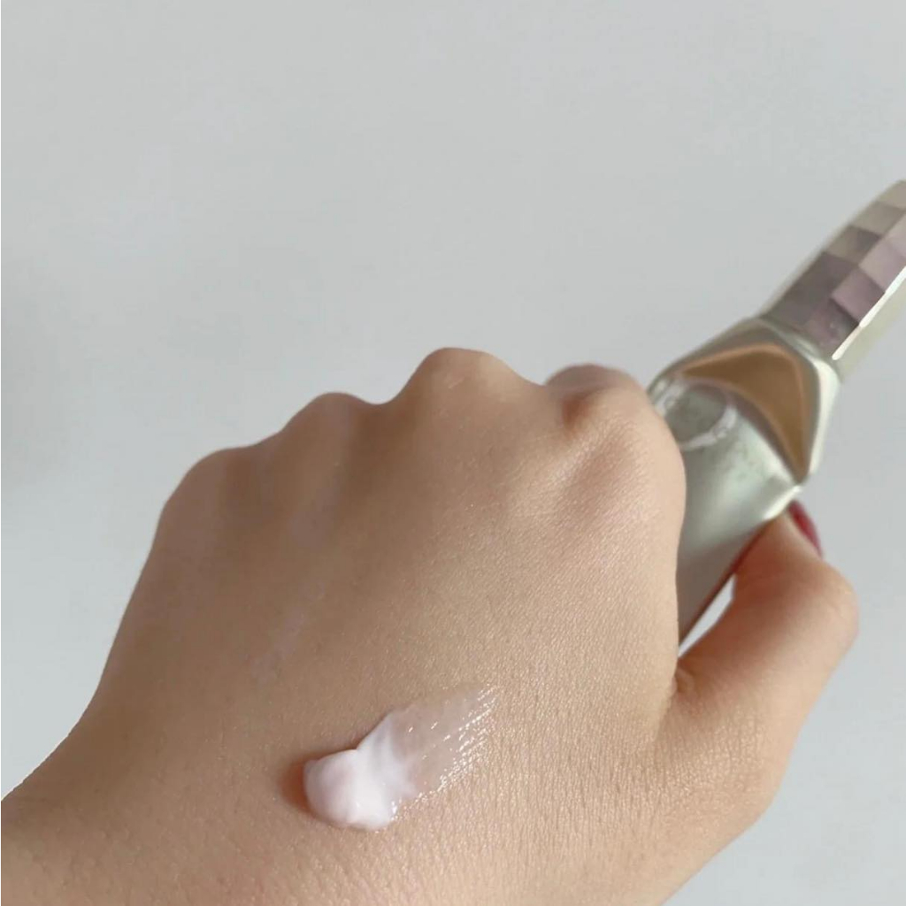 Tinh chất dưỡng môi Cle de Peau Lip Serum 15ML