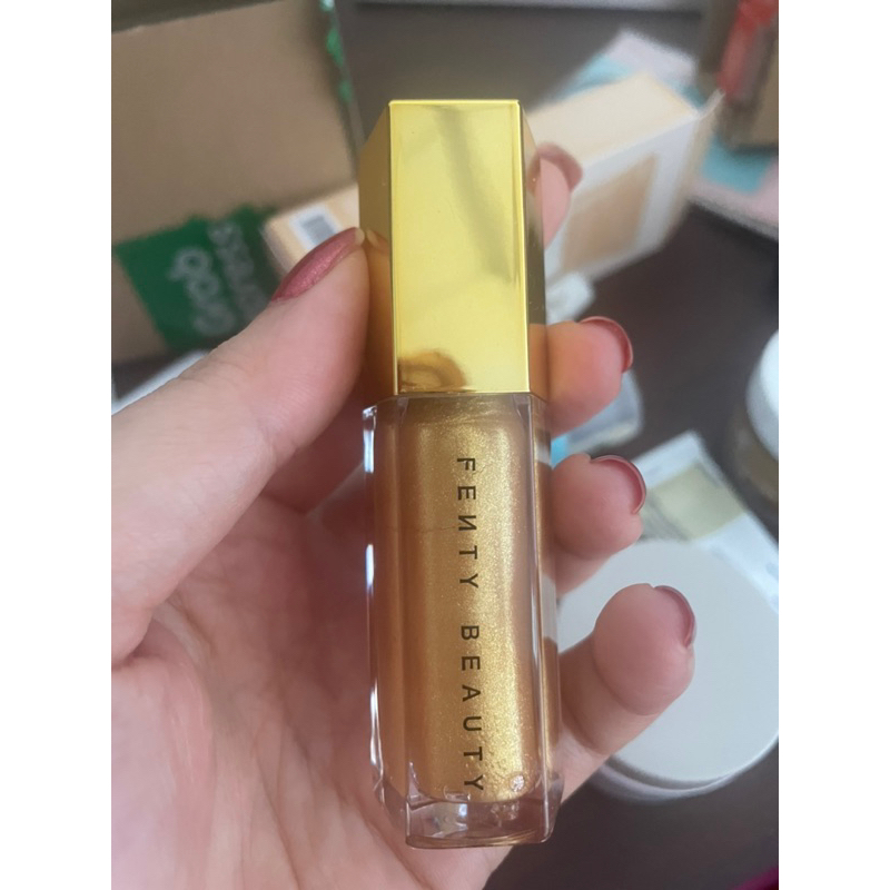 Fenty Beauty son bóng dưỡng 26$ GLOSS BOM.B HEAT UNIVERSAL LIP LUMINIZER + PLUMPER