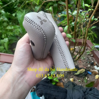 [Sang trọng] Bọc cần số  Mitsubishi Xpander số tự động (AT) bằng da bò, bảo hành 12 tháng